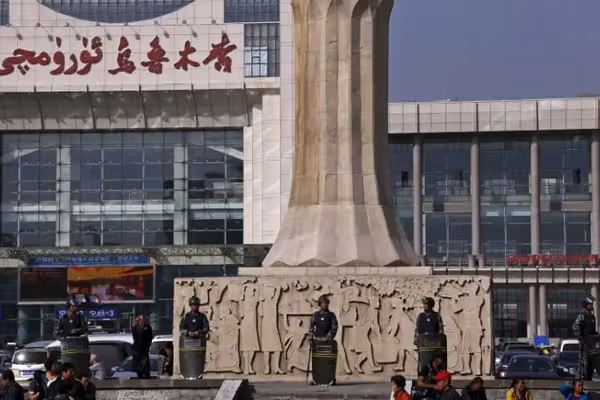 د چین په ارومچي کې د طالبانو او پاکستان د پلاویو خبرې اترې