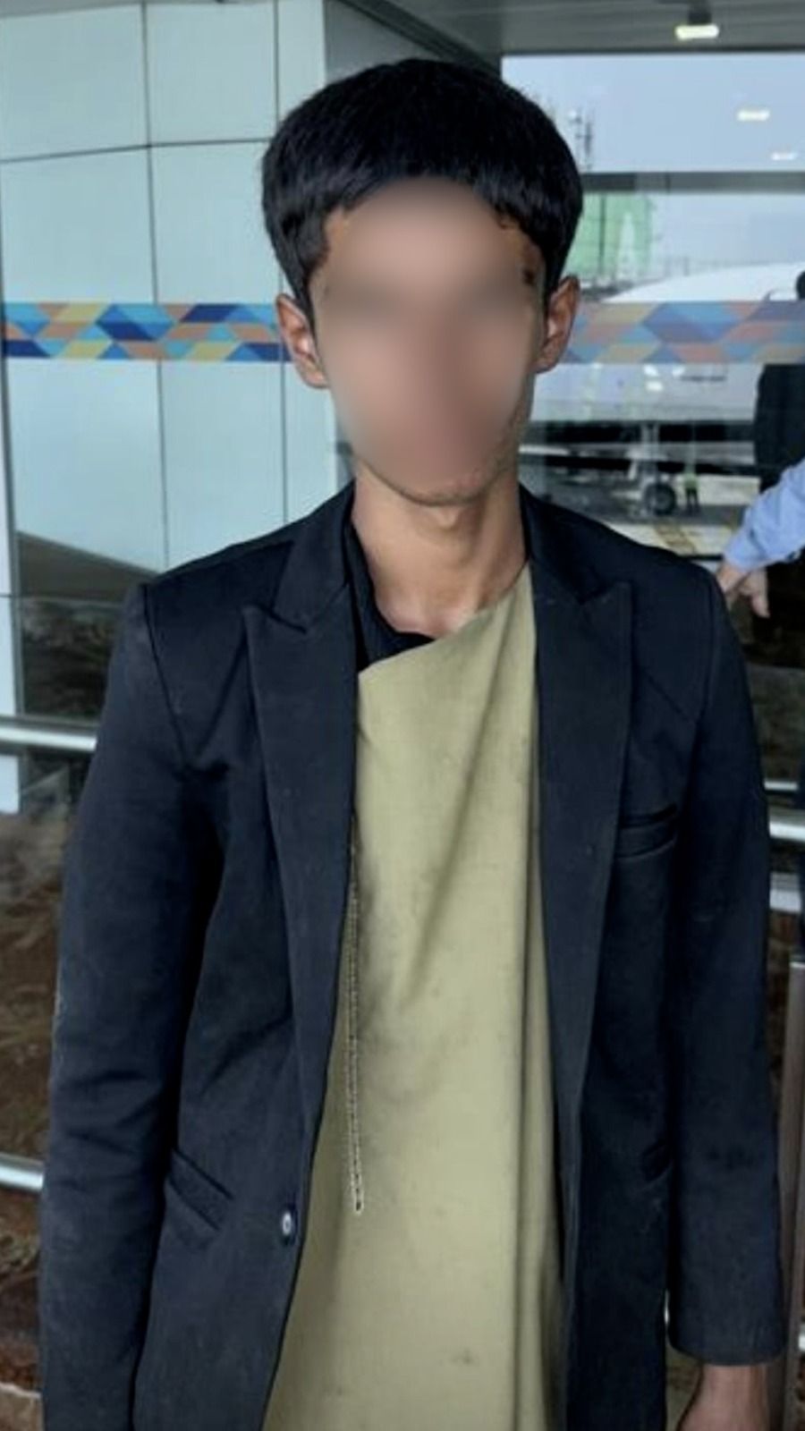 نوجوان افغان که در محفظه چرخ هواپیما پنهان شده بود، به جای ایران سر از هند درآورد