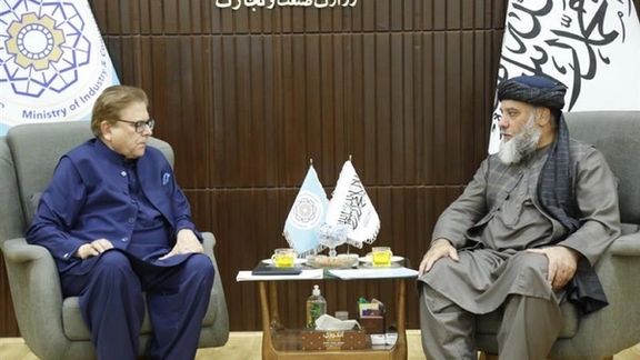 نورالدین عزیزي د پاکستان له ځانګړي استازي سره پر سوداګریزو چارو خبرې اترې کړې دي