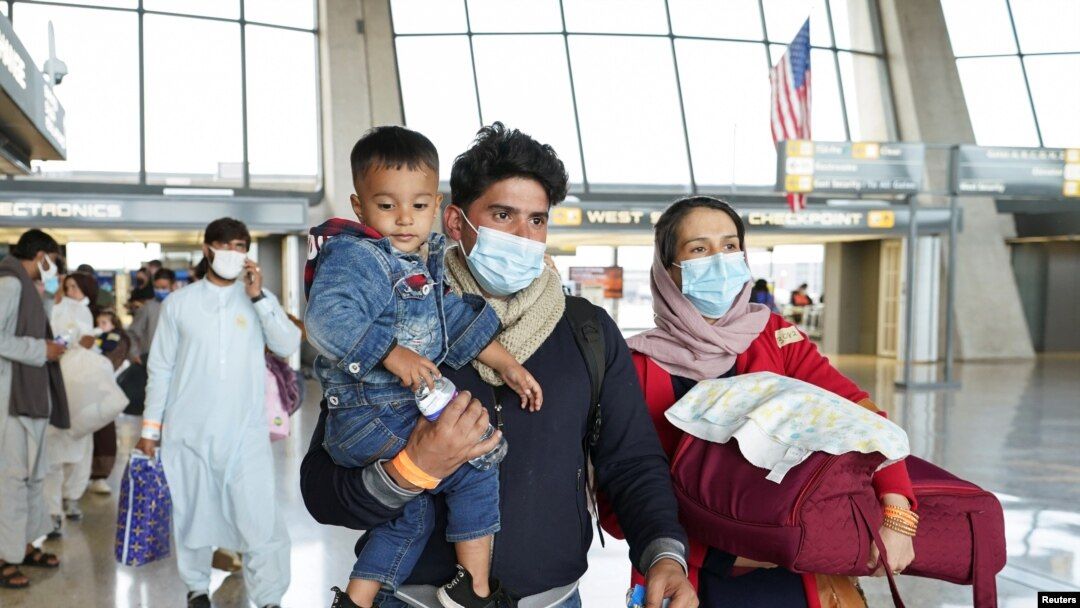 امریکا په ایوا ایالت کې له ۲۰۰ ډېرو افغانانو ته خبرداری ورکړی، چې له دغه هېواده ووځي