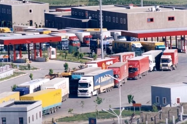 مقام ایرانی میگوید در شش ماه بیش از سه میلیون تُن کالا به افغانستان صادر شده است