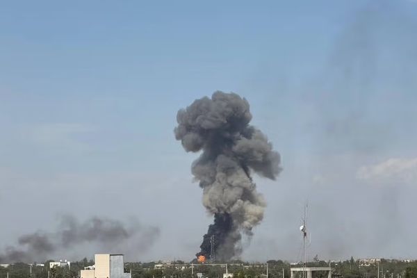 اسوشیټډ پرېس: عربستان او امارات غواړي جګړه تر هغه وخته دوام وکړي چې تهران بشپړ کمزوری شي