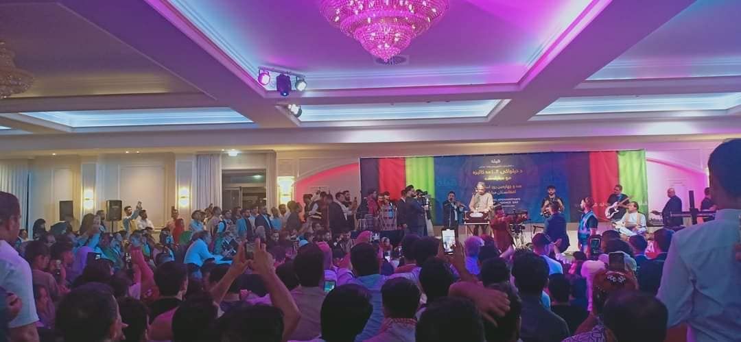 په جرمني کې زرګونو افغانانو د افغانستان د خپلواکۍ ۱۰۴ مه کلیزه ونمانځله