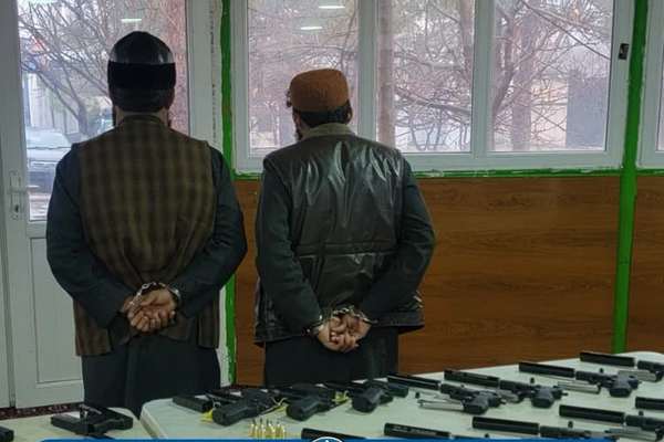 طالبان: په کاپیسا کې دوه تنه د نشه یي توکو او وسلو سره نیول شوي دي