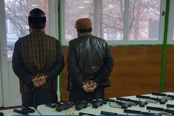 طالبان: په کاپیسا کې دوه تنه د نشه یي توکو او وسلو سره نیول شوي دي