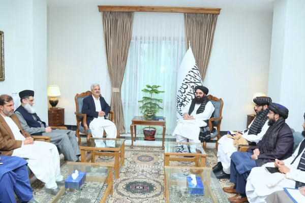 Taliban’s Foreign Minister Calls For A Solution To Afghan-Pak Trade Issues