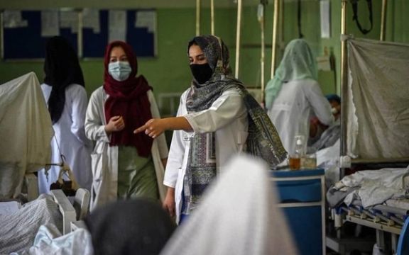 د طالبانو بندیزونه؛ د نرسېنګ او قابلګۍ برخې ته د زیاتو نجونو راماتېدل