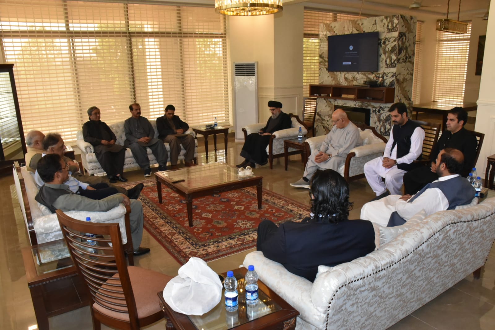 د پاکستان د سیاسي ګوندونو ایتلاف د طالبانو له حکومت سره پر خبرو اترو ټینګار کړی