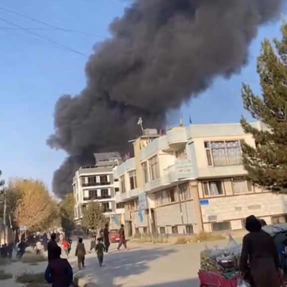 ملګري ملتونه: د طالبانو او پاکستان ترمنځ نښتو کې ۵۰ملکي وګړي وژل شوي او سلګونه ټپیان دي