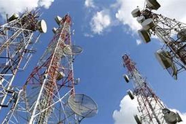 د انټرنېټ پرې کولو سره مخالفت؛ ایا دا د کابل او کندهار لومړنۍ ښکاره مقابله ده؟