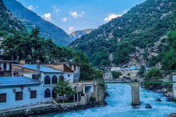 Taliban Impose Music Restrictions On Visitors To Nuristan