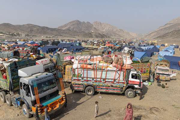 طالبان از اخراج نزدیک به پنج هزار افغان در یک روز از پاکستان و ایران خبر داد
