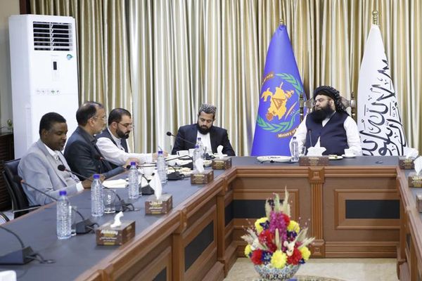 وزیر طالبان وضعیت مهاجران افغان در پاکستان را نگرانکننده خواند