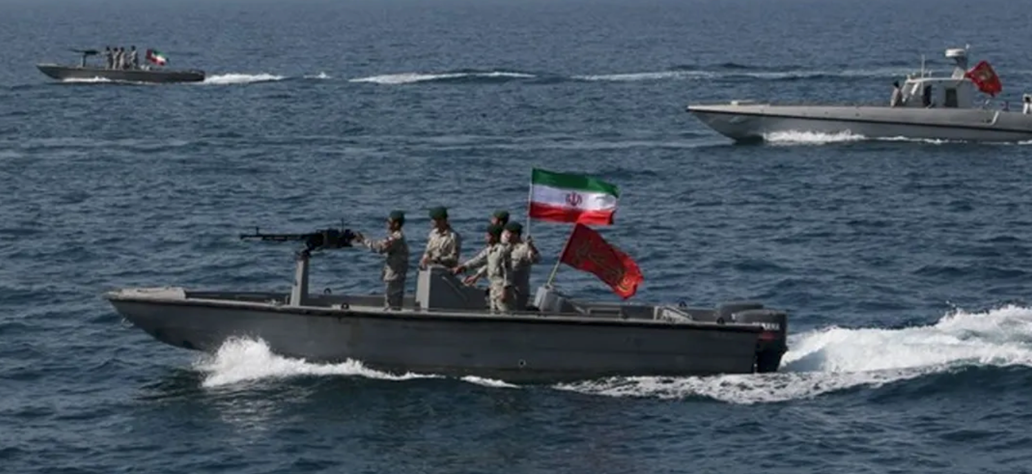 رویټرز: د سمندري کلابندۍ د ختمولو او د ایراني بېړۍ ازادولو لپاره د پاکستان هڅې ناکامې شوې