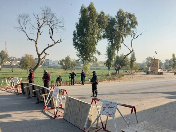 په پاکستان کې پر یو پوځي مرکز برید؛ د ځانګړو ځواکونو یو غړی وژل شوی