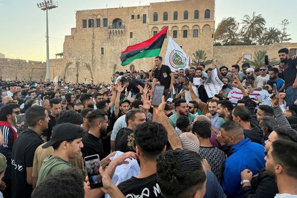 پاکستان د لیبیا د سیالو لوریو ترمنځ د منځګړیتوب هڅې پیل کړې دي