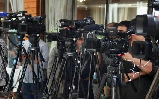 د افغان خبریالانو مرکز : طالبانو په ۲۰۲۴ کال کې پر رسنیو بندیزونه ۸ سلنه ډېر کړي دي