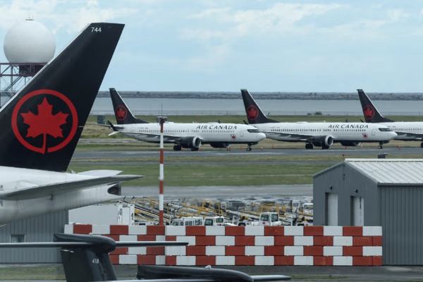 إير كندا تبدأ العودة التدريجية بعد إضراب المضيفين واتفاق أولي مع النقابة