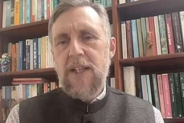 مایکل سمپل: د یوه امریکایي خوشې کول د واشنګټن او طالبانو د نږدې اړیکو نښه نه ګڼل کېږي