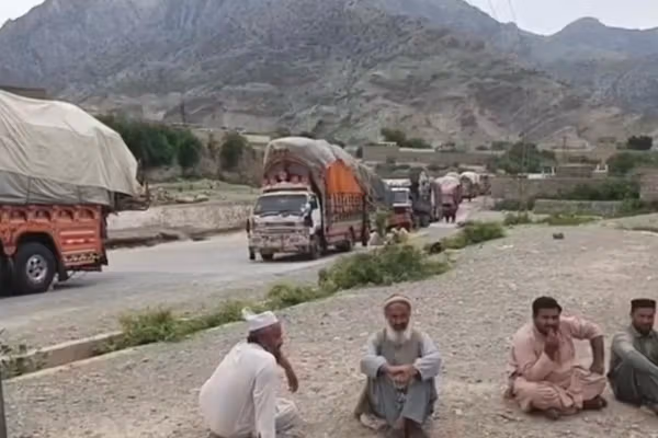 رانندگان پاکستانی شاهراه لندیکوتل را بستند