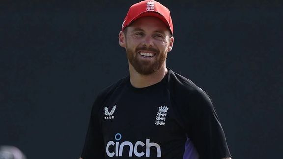 د انګلینډ کرېکټ ملي لوبډلې توپ وهونکی سالټ