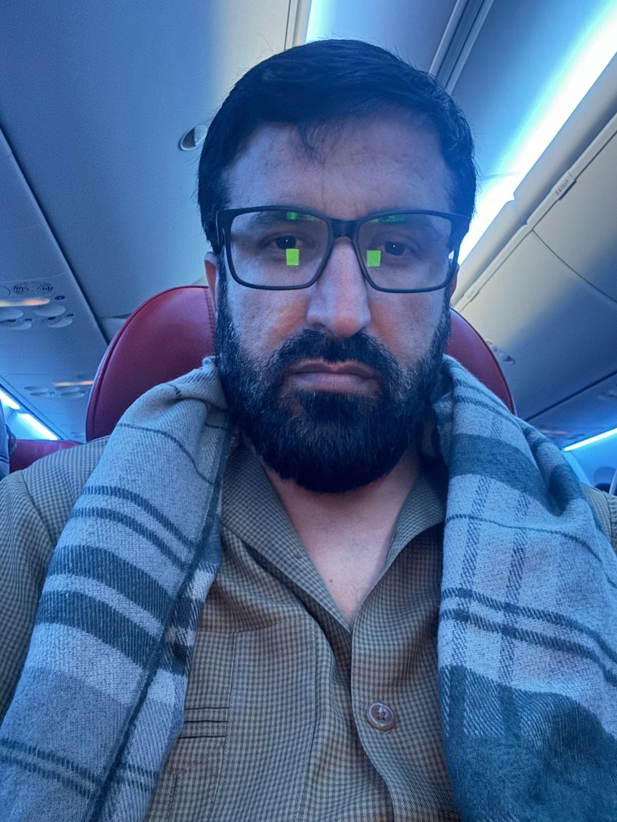 قاری عیسی محمدی، منتقد طالبان از ایران خارج شد