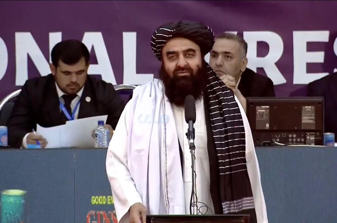 امیرخان متقي: په سیمه کې یوه خطرناکه جګړه پیل شوې ده