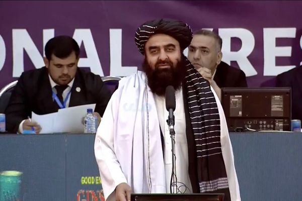 امیرخان متقي: په سیمه کې یوه خطرناکه جګړه پیل شوې ده