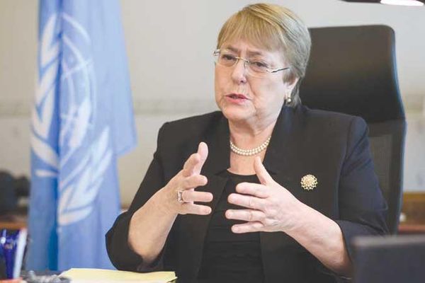 د ملګرو ملتونو د بشري حقونو پخوانۍ کمېشنره: د افغان مېرمنو مبارزه یوه نړیواله مسله ده