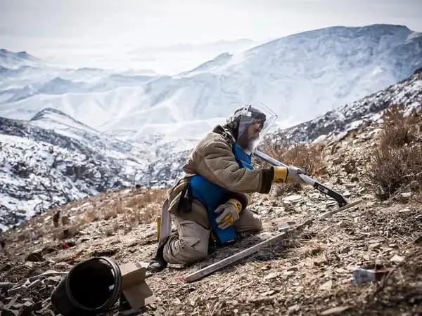 معاون دبیرکل سازمان ملل: پارسال ۸۰۰ نفر در انفجار مواد منفجره در افغانستان جان باختند