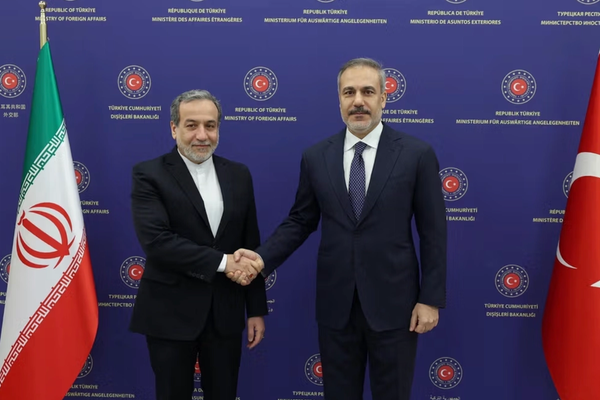 Iran, Turkiye Foreign Ministers Discuss Taliban–Pakistan Tensions