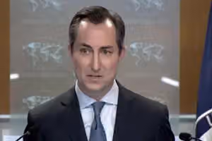 امریکا میگوید طالبان را همچنان به عنوان یک «سازمان تروریستی جهانی» میشناسد