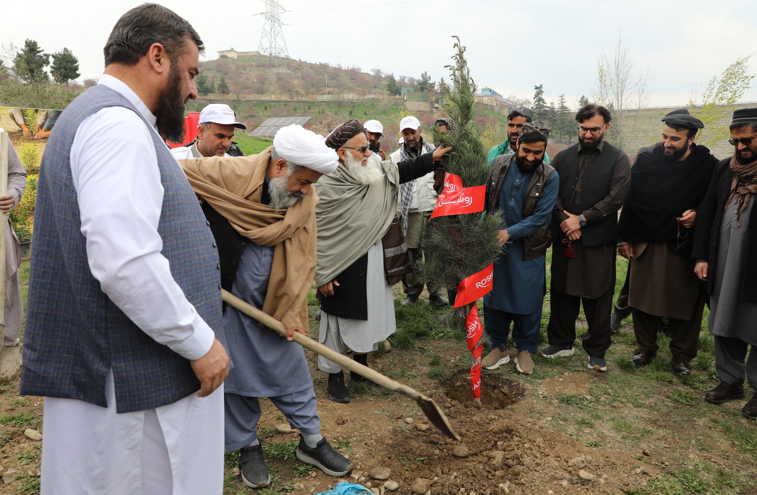 طالبان: د افغانستان چاپېریال د تپل شویو جګړو او اقلیمي بدلون له امله ډیر زیانمن شوی 