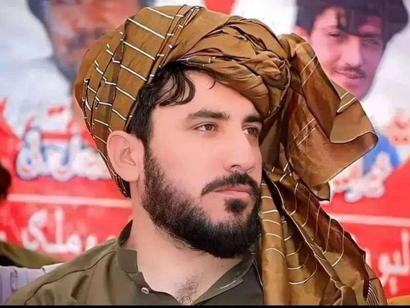 پښتین: د پاکستان پوځ د پښتنو د روان حرکت شنډولو لپاره سیاستوال او خبریالان په پیسو اخیستي