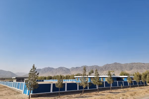 په کندهار کې پخواني بالمقطع ښوونکي د خپلو پاتې معاشونو غوښتنه کوي