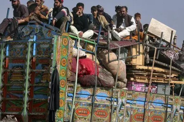 Taliban Announce Expulsion Of Nearly 300 Afghan Families From Iran, Pakistan