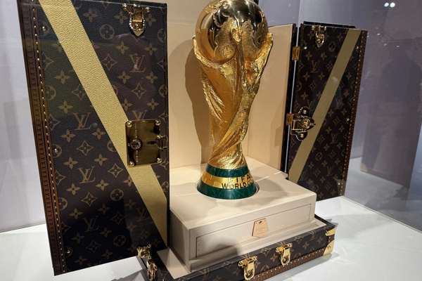 جام جهانی ۲۰۲۶ در صندوق ویژه لوئی ویتون به ورزشگاه منتقل میشود