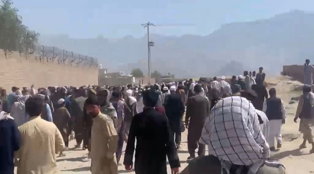 کابل کې د یوه ښارګوټي اوسېدونکي: د خپلو څه باندې ۸۰۰۰ کورونو د برخلیک په اړه اندېښمن یو