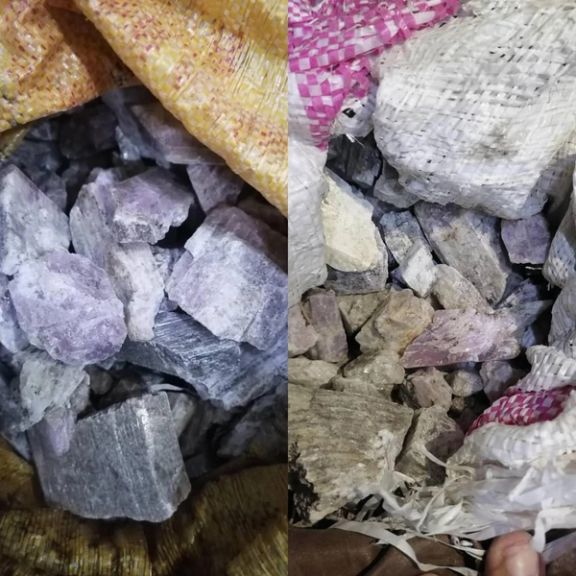 وزارت مالیه طالبان میگوید از قاچاق ۷۲ کیلوگرام سنگ قیمتی به پاکستان جلوگیری کرده است