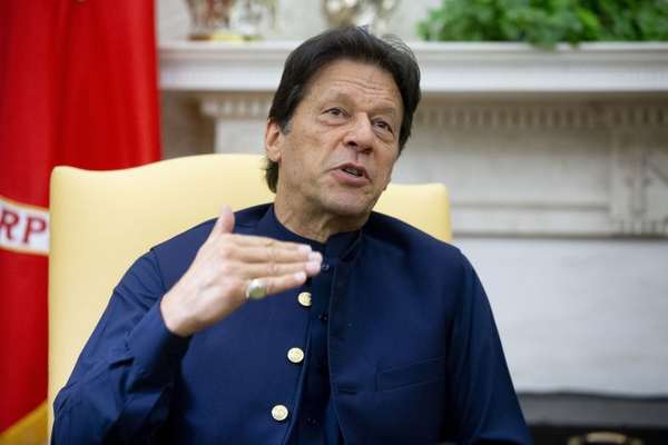 عمران خان: په دې سخت وخت کې باید له افغانستان سره پيوستون اعلان شي