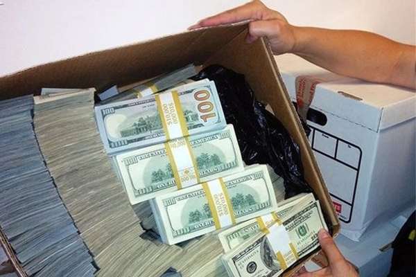 هرات څنګه ایران ته د ډالرو د قاچاق په دروازه بدل شوی دی؟