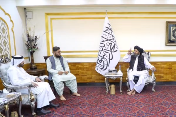 ملا عبدالغني برادر کابل کې د قطر له سفیر سره پر اقتصادي او سیمهییزو مسایلو خبرې کړې
