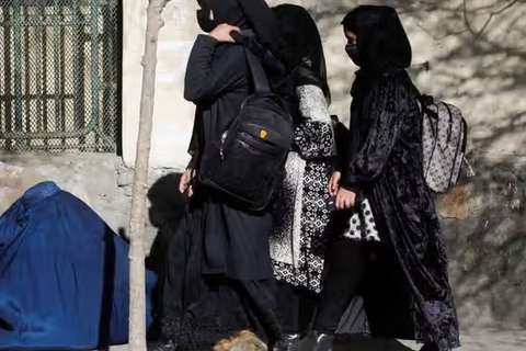 سیاستمدار پاکستانی منع آموزش دختران توسط طالبان را «غیرانسانی» خواند