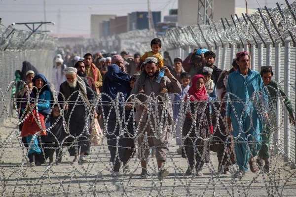 پرون له ایران او پاکستان نه څه باندې ۴زره کډوال افغانستان ته جبري ستانه کړل شوي