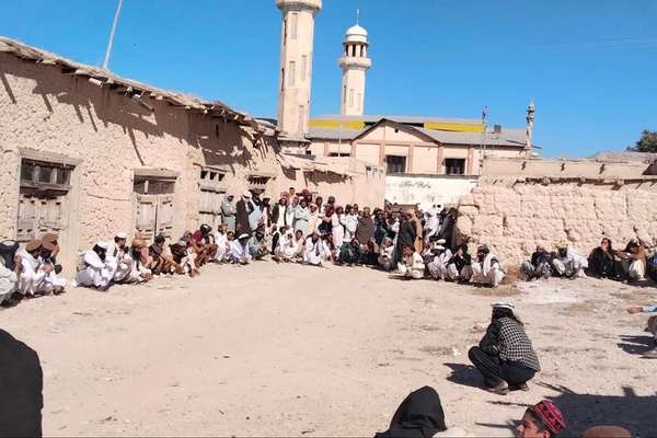 د خیبرپښتونخوا په انګور اډه کې سیمهییزې جرګې له افغانستان سر د جګړې مخالفت وکړ