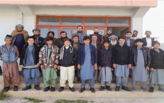 طالبان: له ایران او پاکستانه ۴۷ اېستل شوي ماشومان له خپلو کورنیو سره یو ځای شول