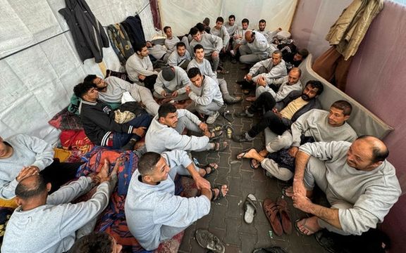 شماری از فلسطینیها میگویند در بازداشت اسرائیل مورد لتوکوب و بدرفتاری قرار گرفتهاند