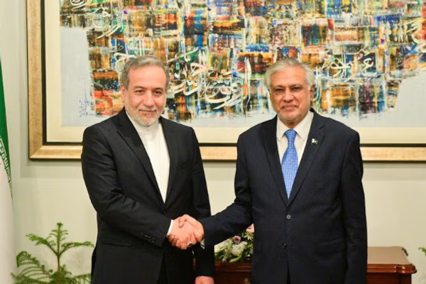 باكستان ترحب بمبادرة إيران للوساطة في المحادثات مع طالبان