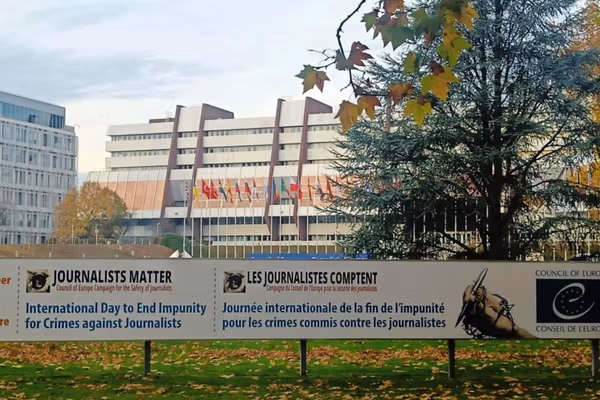 د اروپايي شورا اعلامیه: پر خبریال برید د بیان پر ازادۍ برید دی