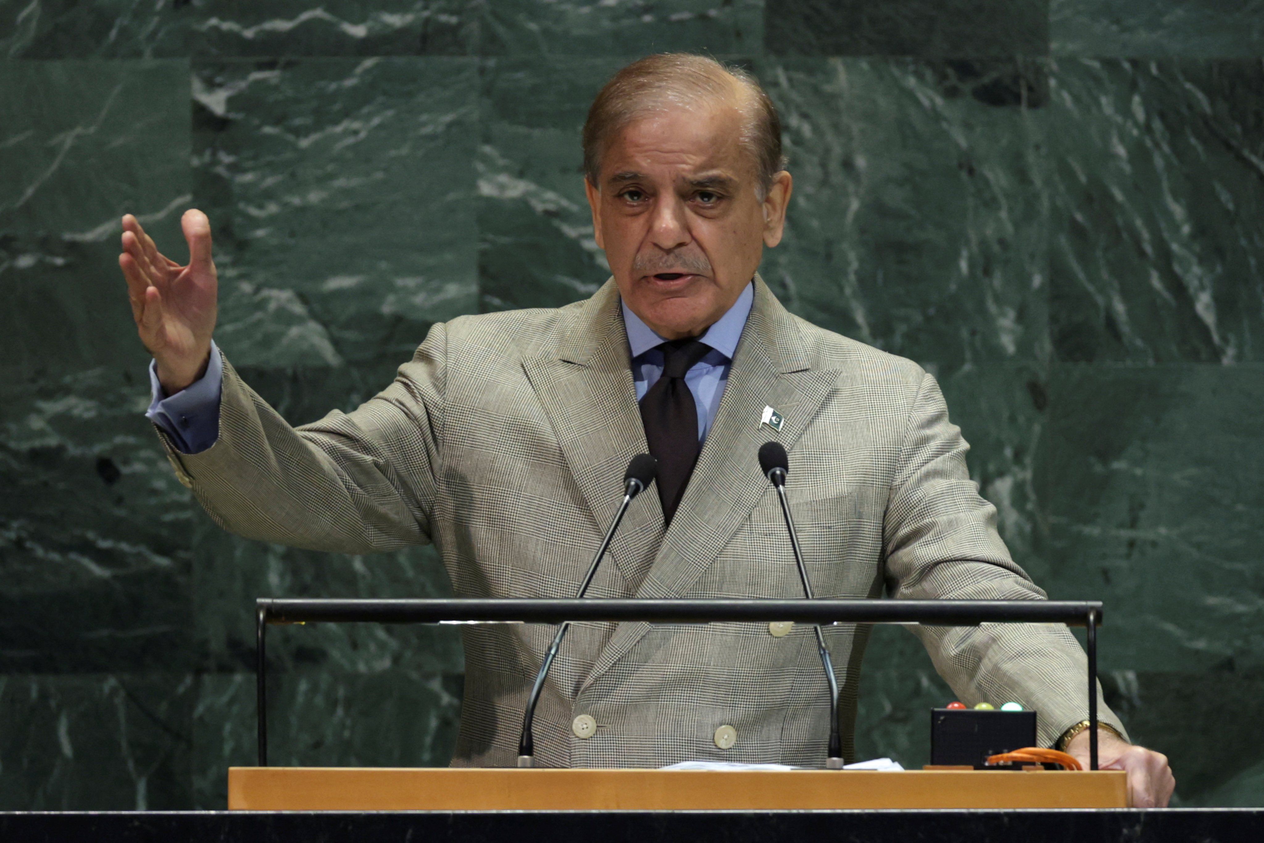 شهباز شریف له طالبانو د بشري حقونو او د ښځو حقونو د درناوي غوښتنه وکړه